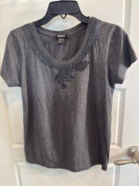 DKNY Charcoal Gray Short Sleeve Scoop Neck Tee with Beaded Bow